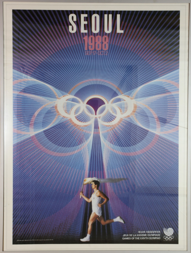 Ein Läufer mit den Olympischen Ringen im Hintergrund und den Worten "Olympische Spiele" quer darüber auf einem Plakat für die Olympischen Spiele 1988 in Seoul, Südkorea.