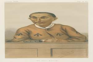 Ein Mann in einem weißen Hemd und dunklen Hosen sitzt an einem Tisch mit gefalteten Händen und einem ernsten Gesichtsausdruck, mit dem Text "Die Rasenbetrügereien" unten.