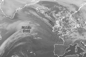 Eine Satellitenansicht der Europäischen Union in Schwarz-Weiß mit dem Text "Friederike David" in der Mitte.