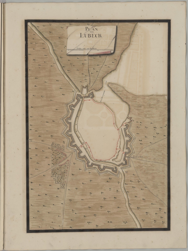 Ein detailliertes altes Buch mit einer historischen Karte von Lübeck, Deutschland, das sichtbare Straßen, Gebäude und Sehenswürdigkeiten zeigt, sowie Texten zur Beschreibung der Bevölkerung, Geschichte und Kultur der Stadt.