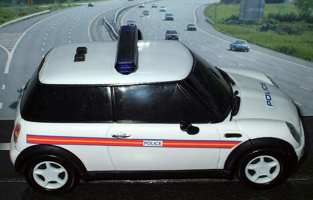 POL-DO: Polizei beschlagnahmt Autos, schlägt Messerträger-Verbot vor - und setzt konsequent die Idee des Präsenzfokus um