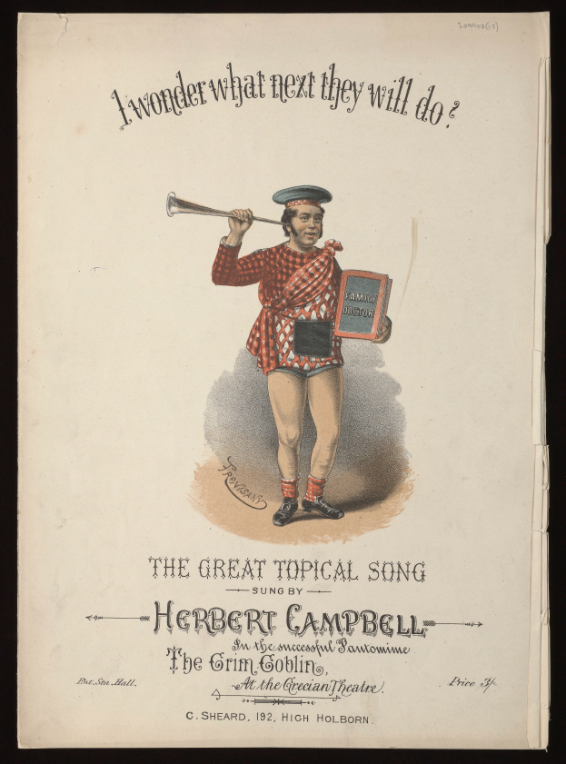 Eine Person in farbenfroher Kleidung hält ein Musikinstrument und singt von Notenblättern mit der Überschrift "Das Große Topiklied von Herbert Campbell", mit fröhlichem Gesichtsausdruck.